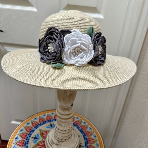 Women's Tweed Sun Hat Embellished With Satin Flowers & Pearls Special Event NEW - Picture 2 of 13